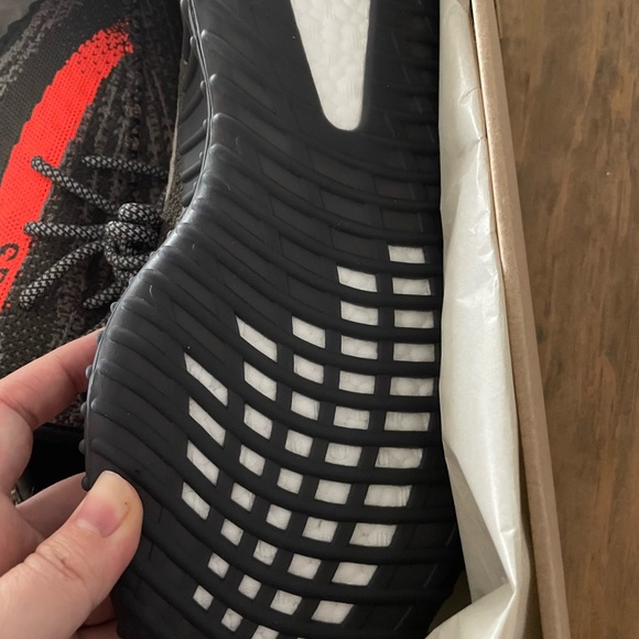 Yeezy 350 men’s size 12 dark carbon baluga - Picture 3 of 6